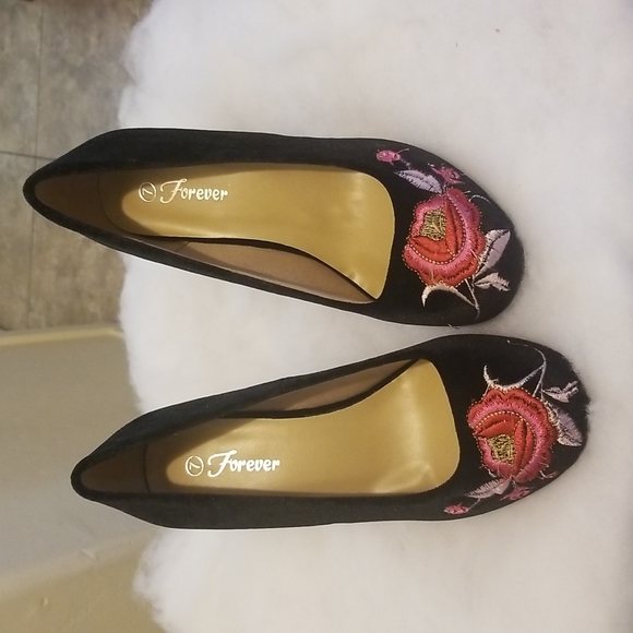 Shoes - Forever Embroidered Riley velvet pump